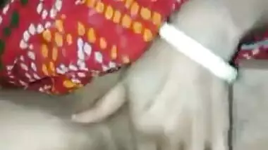 Solo porn clip with Indian girl who touches medium tits and snatch