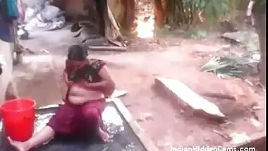 Bhojpuri BBW Having An Open Bath