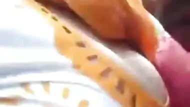 Indian pointer sisters engulfing outdoors sex MMS trending online