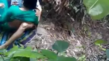 Shy teen mallu girl Shilpa goes topless for the first time
