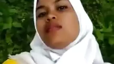 Muslim girl outdoor sex MMS movie scandal