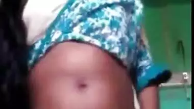 Desi aunties xxx videos / village aunty show her sexy pussy