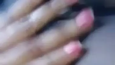 Horny Desi beauty spreads legs to finger her XXX pussy on alone