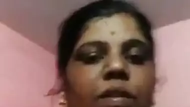 South indian bhabhi showing her nude after bathing mms vid