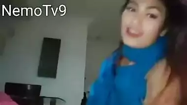 A super hot level video call of a desi aunty just see caps and guess