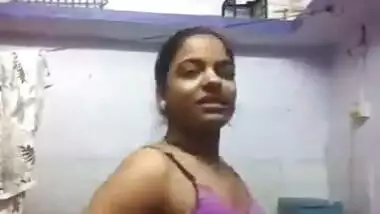 Manika Bhabhi Changing MMS - Movies. video2porn2