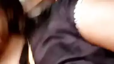 Cam bhabhi in saree plays with boobs and wet pussy