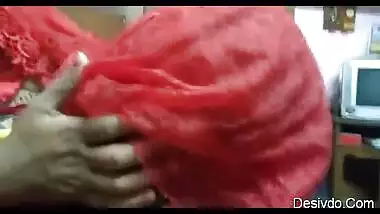 Horny desi wife Pooja Gupta sucking cock and hubby ingering her pussy