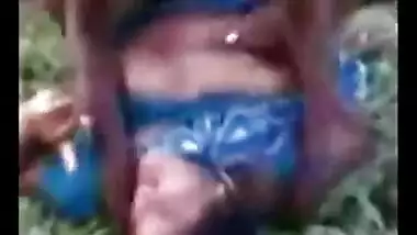 Village hardcore chut chudai of Indian bihari desi girl in forest