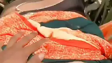 Contractor enjoys desi outdoor sex with a lady laborer