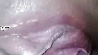 Desi cheats on husband with online XXX viewers opening sex hole for them