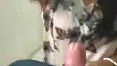 Sweet Indian girl blowjob to her lover MMS sex video