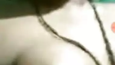 Desi auty nude on cam