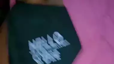 Karachi milf gets fuck for money in Pakistani xxx MMS
