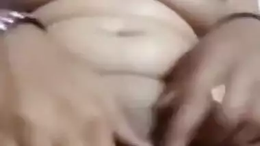 Desi Girl Showing Her Boobs and Pussy