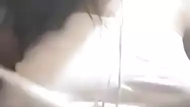 Desi sexy girl show her nice boobs on tango