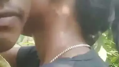 South Indian couple’s outdoor sex MMS from the bush