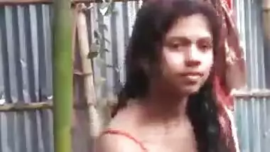 A girl records her desi Bangla sex MMS for her lover