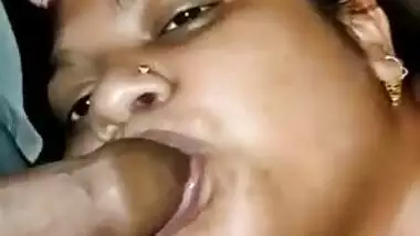Man's mood depends on Indian girlfriend who gives him a blowjob
