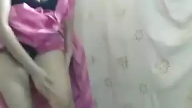 Desi Shruti Indian Hot Babe Exposing Her Big Boobs - Indian Boobs And Hot Indian