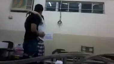 Indian college girl desi mms sex video in classroom
