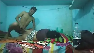 Desi Village Sex MMS Featuring Married Woman And Young Neighbor
