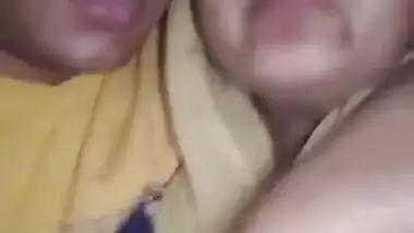 Lucky Desi guy and his GF make out while recording sensual XXX clip